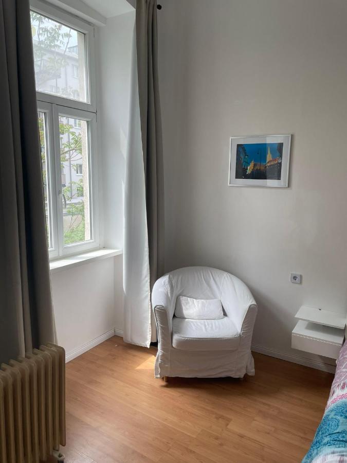 Small Apartment Near The Center Wien Eksteriør billede